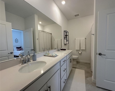 14201 Heritage Landing Boulevard - Photo Thumbnail 15