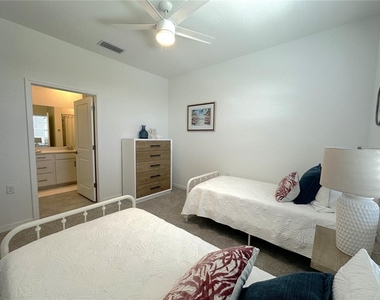 14201 Heritage Landing Boulevard - Photo Thumbnail 18