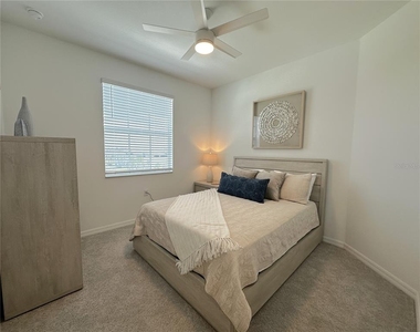 14201 Heritage Landing Boulevard - Photo Thumbnail 14