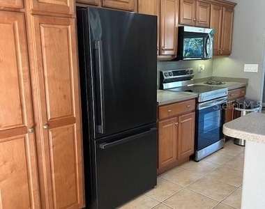2447 Jarvis Street - Photo Thumbnail 6