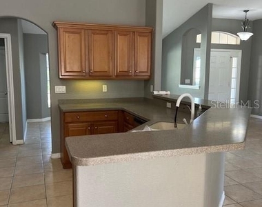 2447 Jarvis Street - Photo Thumbnail 5