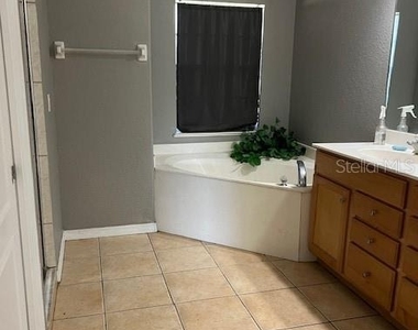 2447 Jarvis Street - Photo Thumbnail 12