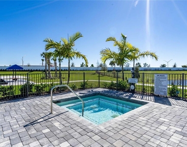 15018 Oxford Grey Drive - Photo Thumbnail 40