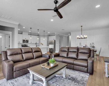 15018 Oxford Grey Drive - Photo Thumbnail 9
