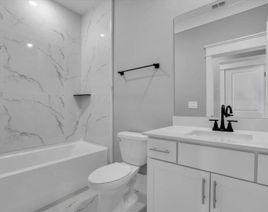 15018 Oxford Grey Drive - Photo Thumbnail 15