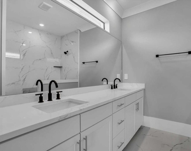 15018 Oxford Grey Drive - Photo Thumbnail 18