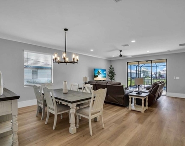 15018 Oxford Grey Drive - Photo Thumbnail 5