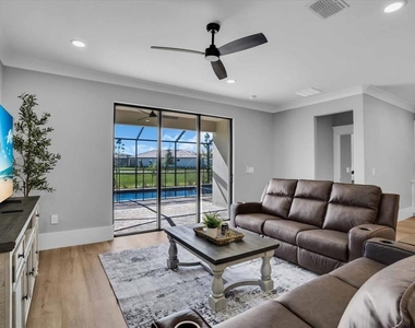 15018 Oxford Grey Drive - Photo Thumbnail 7