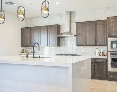 9031 Coastal Oaks Street - Photo Thumbnail 8
