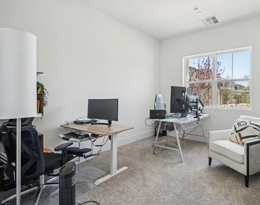 9031 Coastal Oaks Street - Photo Thumbnail 14