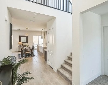 9031 Coastal Oaks Street - Photo Thumbnail 4