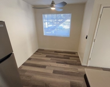 2764 Aarondavid Drive - Photo Thumbnail 5