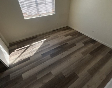 2764 Aarondavid Drive - Photo Thumbnail 8