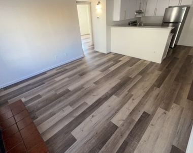 2764 Aarondavid Drive - Photo Thumbnail 2