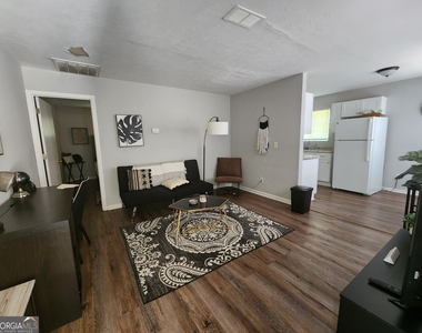 917 Oakview Avenue - Photo Thumbnail 12