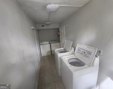 917 Oakview Avenue - Photo Thumbnail 1