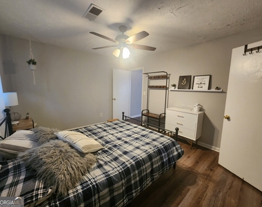 917 Oakview Avenue - Photo Thumbnail 4