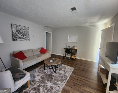 917 Oakview Avenue - Photo Thumbnail 7