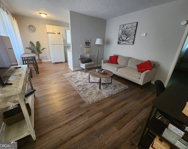 917 Oakview Avenue - Photo Thumbnail 6