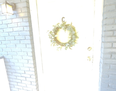 917 Oakview Avenue - Photo Thumbnail 5