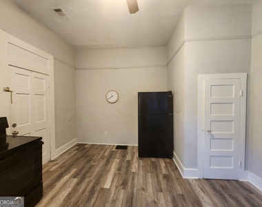 917 Oakview Avenue - Photo Thumbnail 6