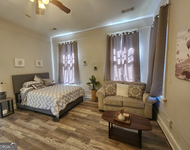 917 Oakview Avenue - Photo Thumbnail 10