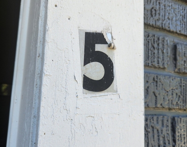 917 Oakview Avenue - Photo Thumbnail 2