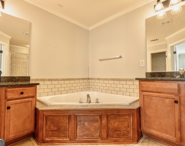2249 Ewell Park Drive - Photo Thumbnail 18