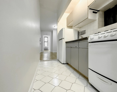 West 49th Street/ 9th ave - Photo Thumbnail 2