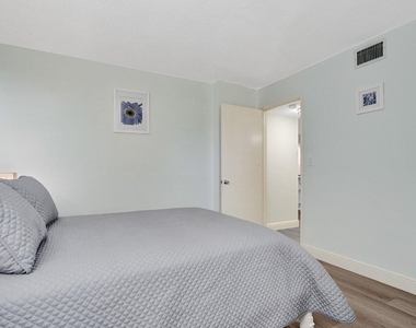 955 Dotterel Road - Photo Thumbnail 3