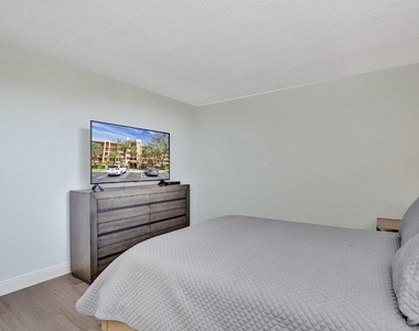 955 Dotterel Road - Photo Thumbnail 9