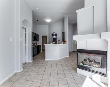 1305 Greenbriar Lane - Photo Thumbnail 2
