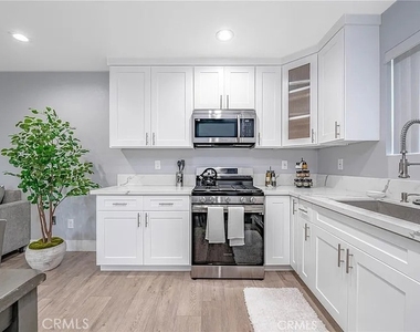 232 East Gage Avenue - Photo Thumbnail 8