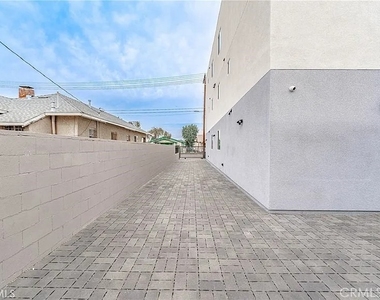 232 East Gage Avenue - Photo Thumbnail 12