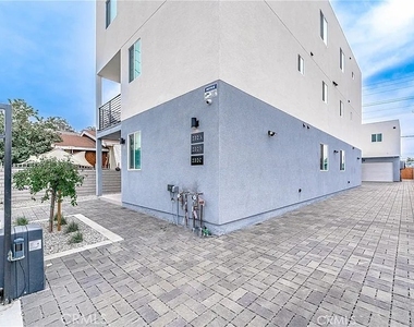 232 East Gage Avenue - Photo Thumbnail 11