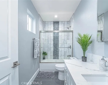232 East Gage Avenue - Photo Thumbnail 4