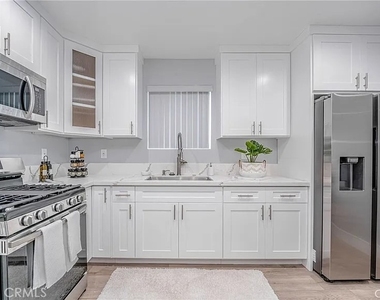 232 East Gage Avenue - Photo Thumbnail 7