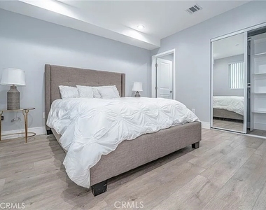 232 East Gage Avenue - Photo Thumbnail 2