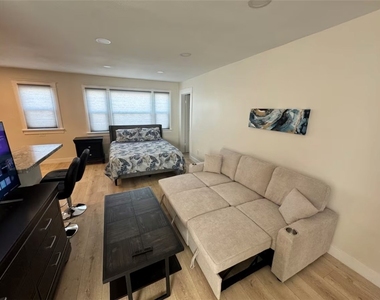 123 6th Street - Photo Thumbnail 2