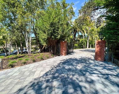85 Fagan Drive - Photo Thumbnail 2