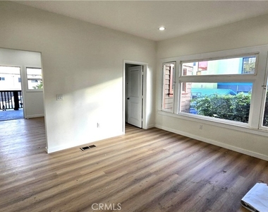 1034 Beacon - Photo Thumbnail 8
