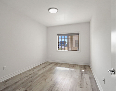 107 S Sweetzer Avenue - Photo Thumbnail 10