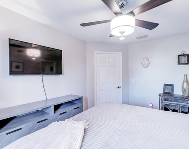 1350 Longlea Terrace - Photo Thumbnail 31