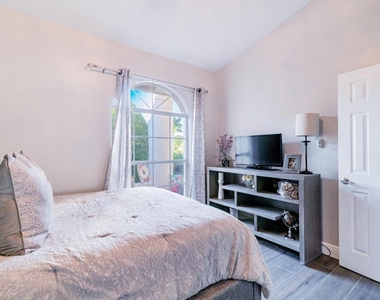 1350 Longlea Terrace - Photo Thumbnail 41