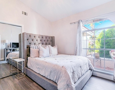 1350 Longlea Terrace - Photo Thumbnail 40