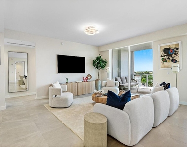 220 Se Mizner Boulevard - Photo Thumbnail 2