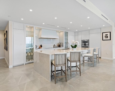 220 Se Mizner Boulevard - Photo Thumbnail 14