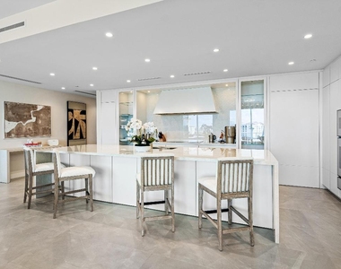 220 Se Mizner Boulevard - Photo Thumbnail 7