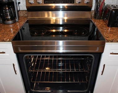 3302 Tuscany Way - Photo Thumbnail 17