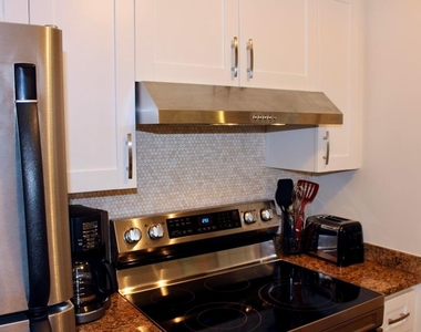 3302 Tuscany Way - Photo Thumbnail 16